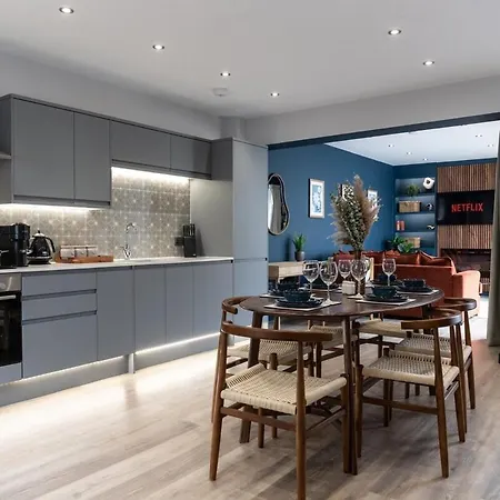 Apartment October Disc - Long - Contractors *