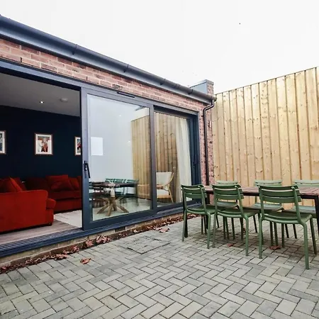 October Disc - Long - Contractors Apartamento